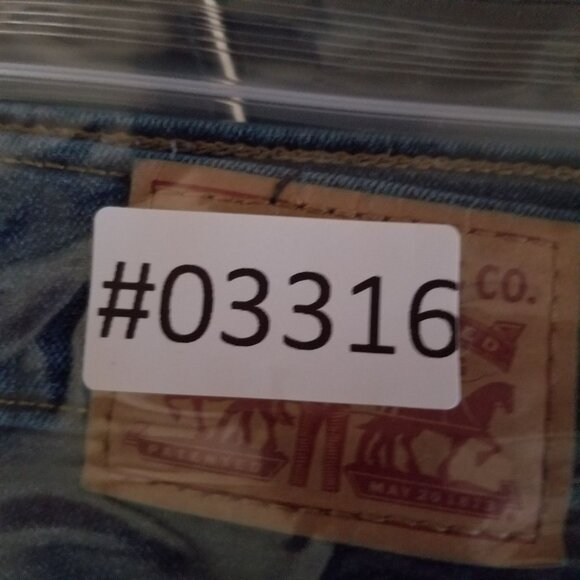 Levis Shorts Womens 32 Blue Stretch Denim Classic Bermuda Jorts - Picture 16 of 16